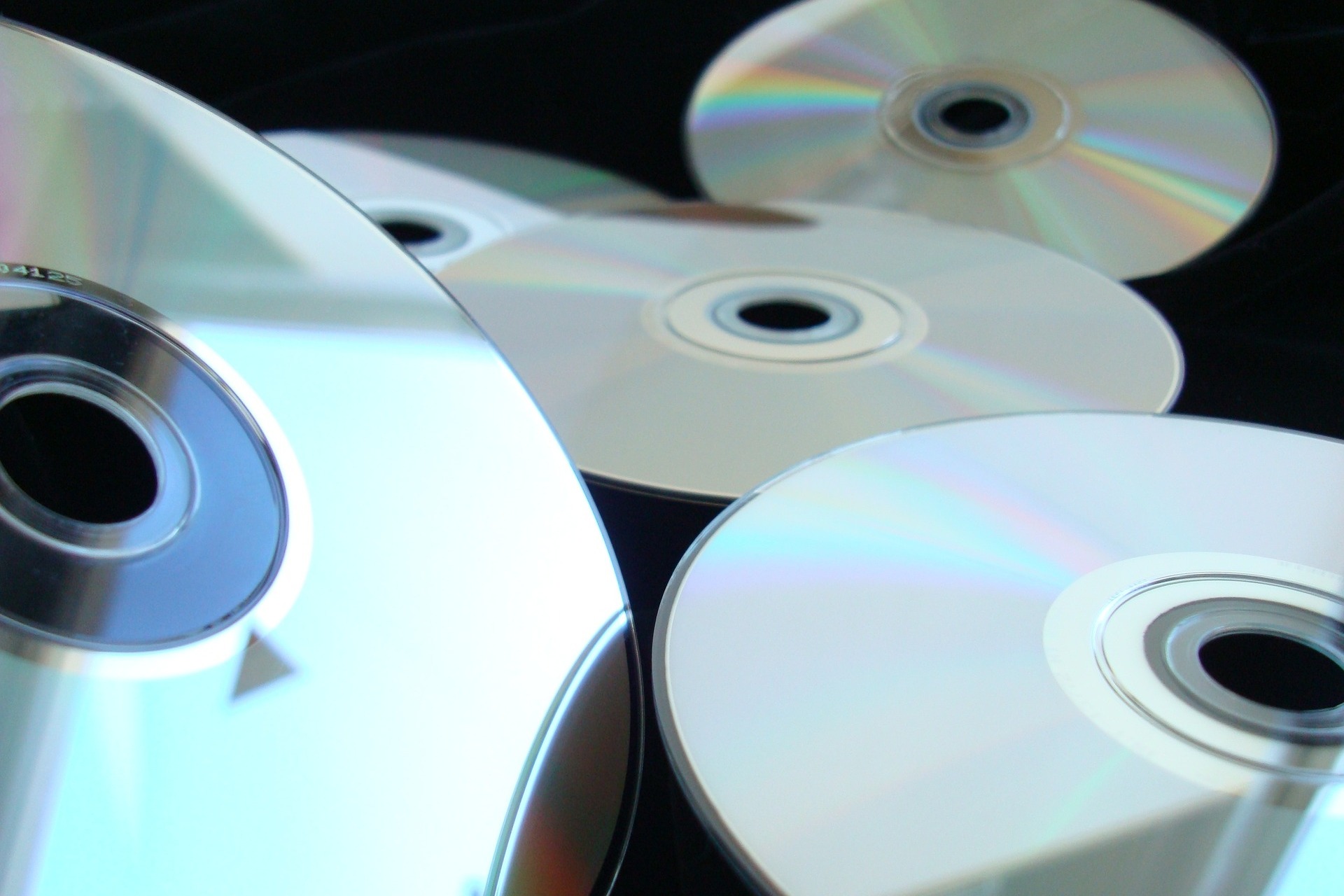 リッピングやコピーは違法 Dvdやブルーレイを自由にpcに取り込むソフト Pc選びのコツ