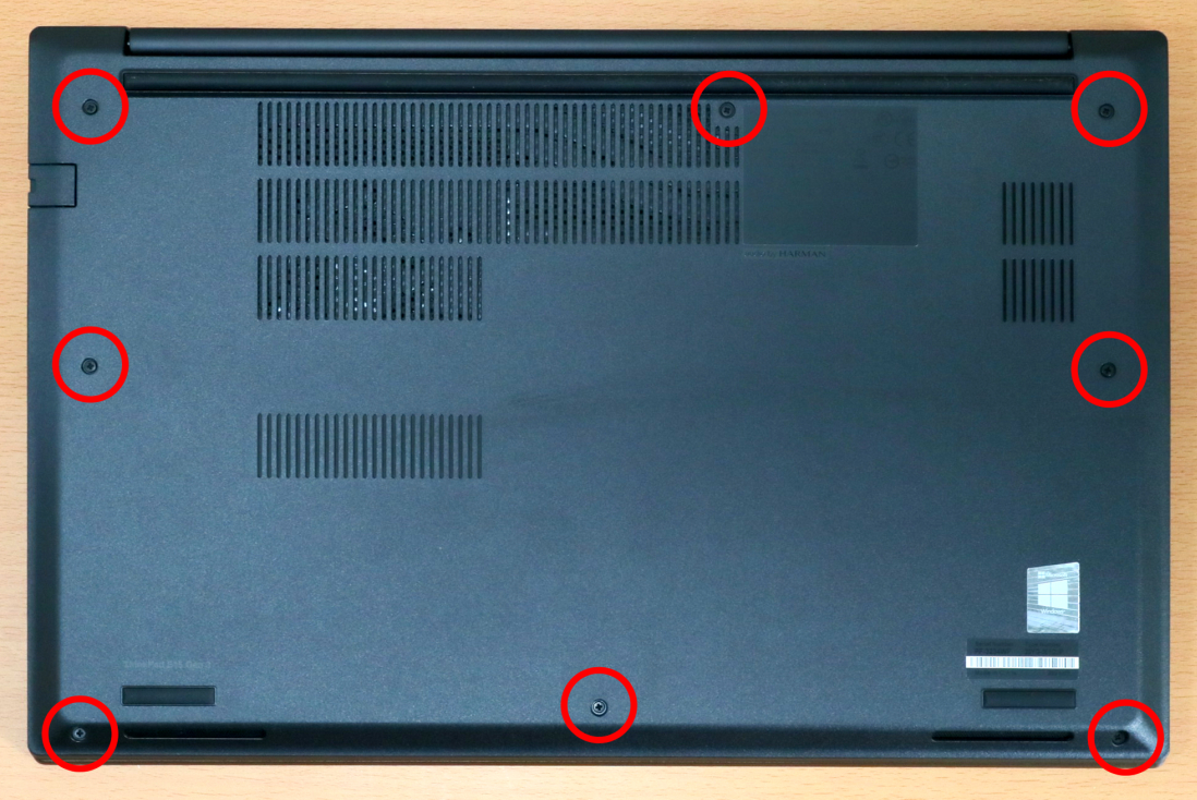 「ThinkPad E15 Gen 3 (AMD) 」の背面、裏蓋