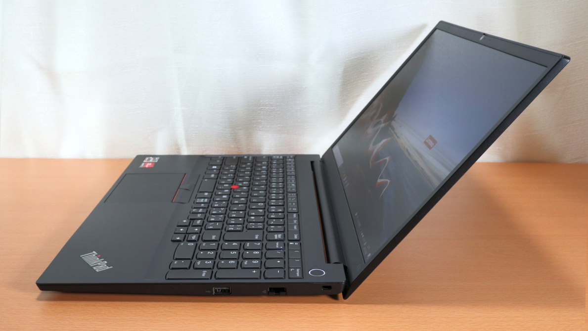 Lenovo「ThinkPad E15 Gen 3 (AMD) 」右側