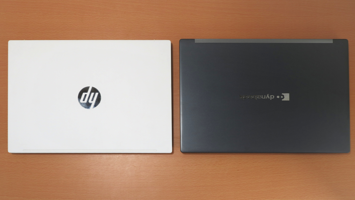 （左）HPの「Aero 13」と（右）Dynabook「GZ/HU」・天板比較