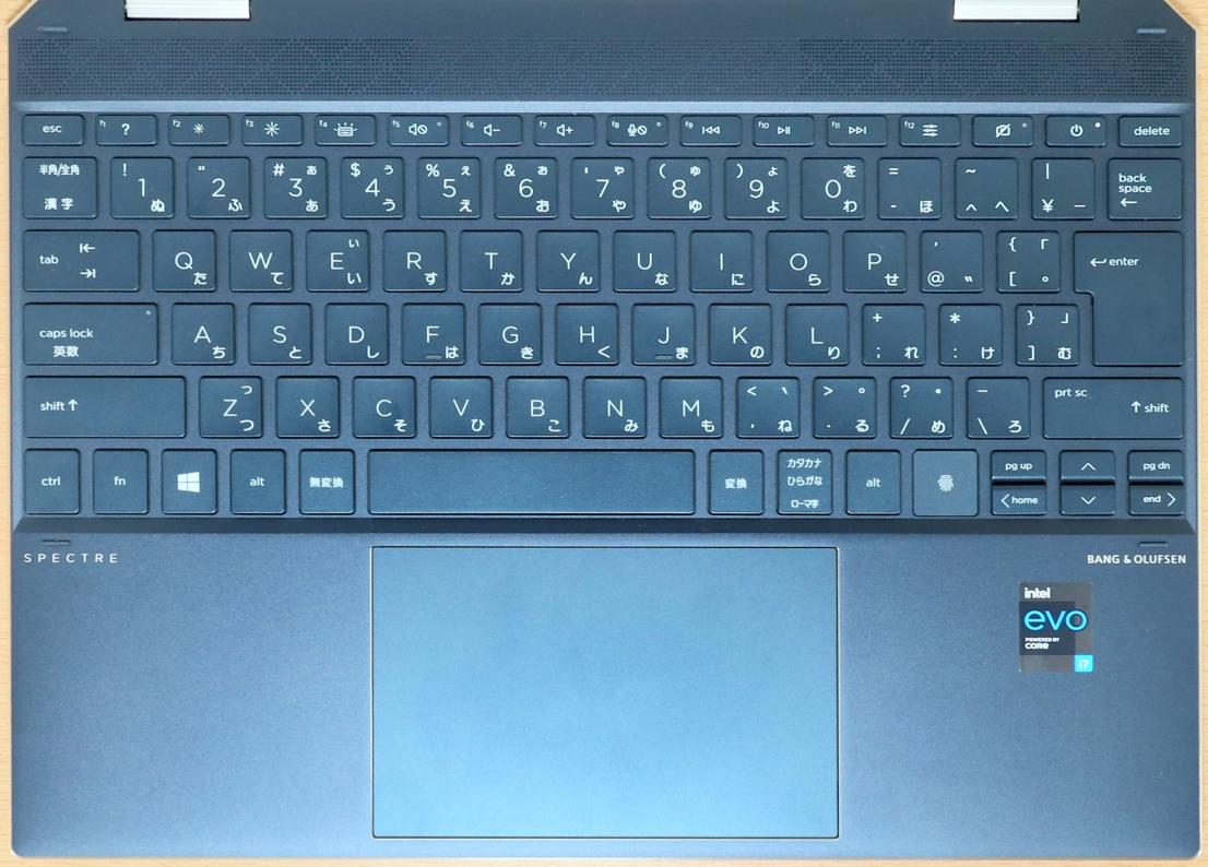 HP「Spectre x360 14-ea0000」のキーボード・全体