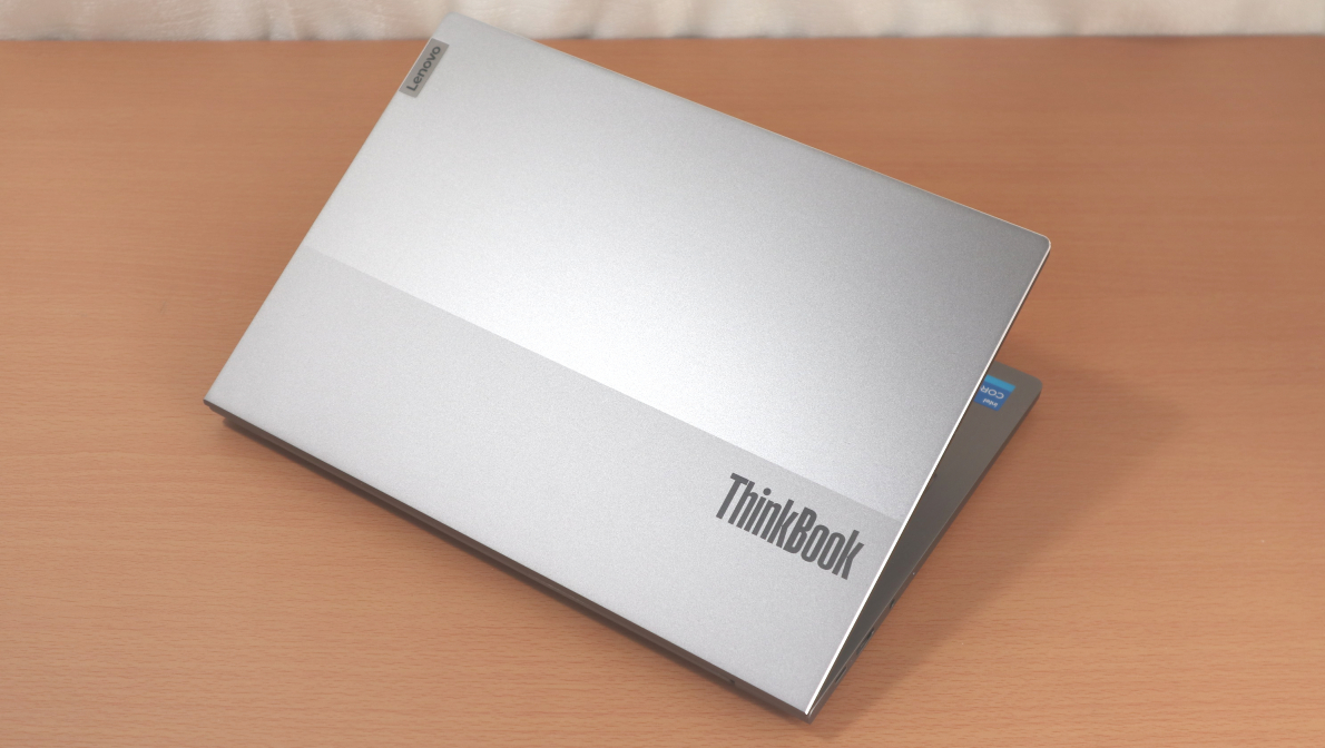 「ThinkBook 13s Gen 2 (11th Core)」・天板のツートン