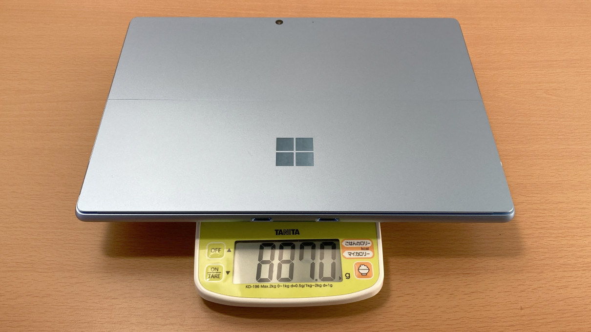 「Surface Pro 9」の重さ、天板
