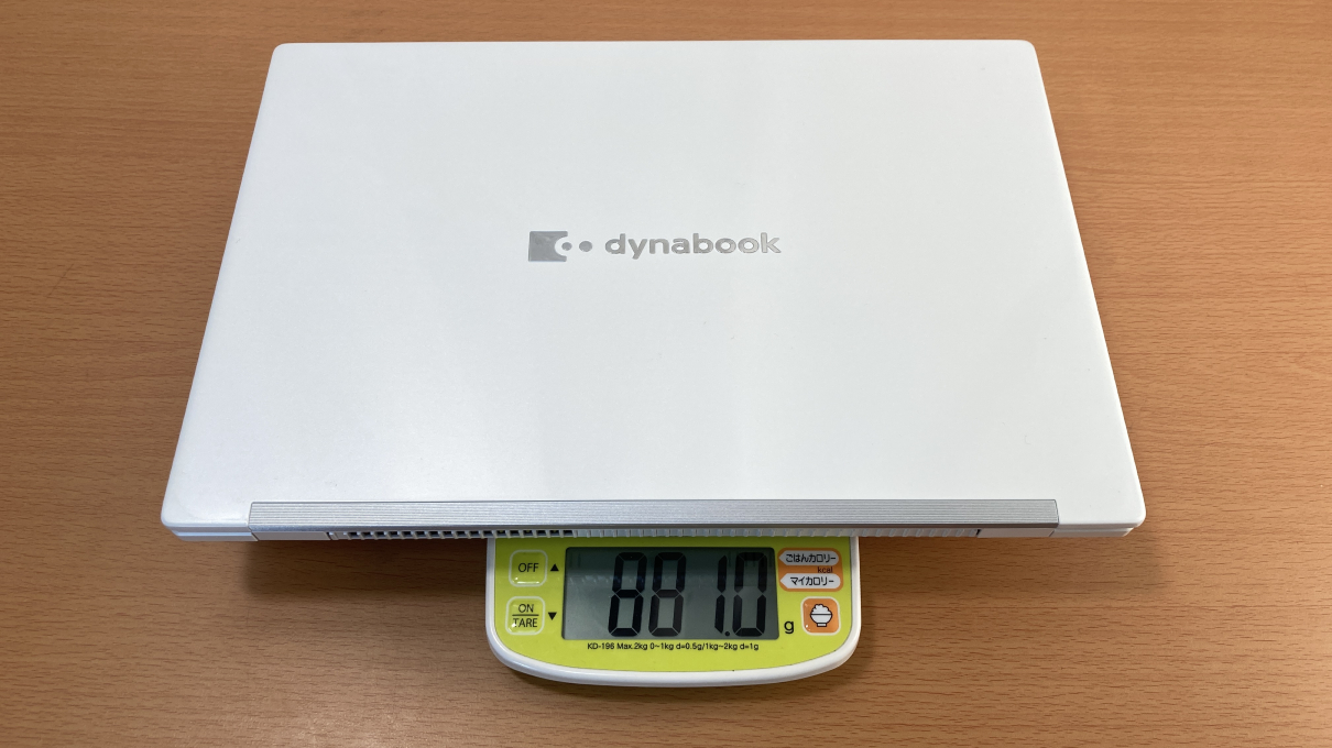 「dynabook GZ/HW（2023）」の重さ、天板