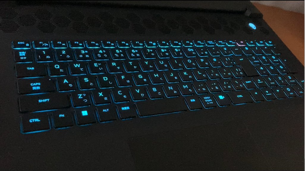 「Alienware m18」のキーボード水色ライティング