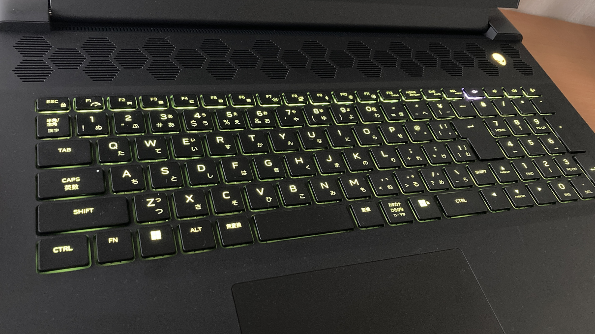 「Alienware m18」のキーボード黄色ライティング
