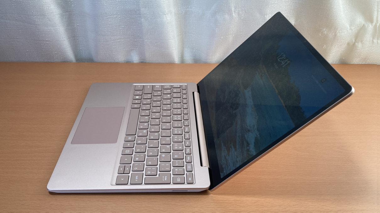「Surface Laptop Go3」右側