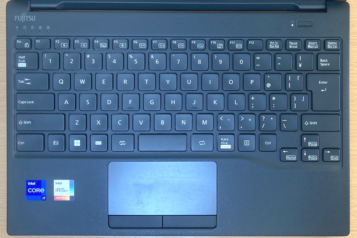 「LIFEBOOK WU-X/H1」のピクトブラックのキーボード・全体